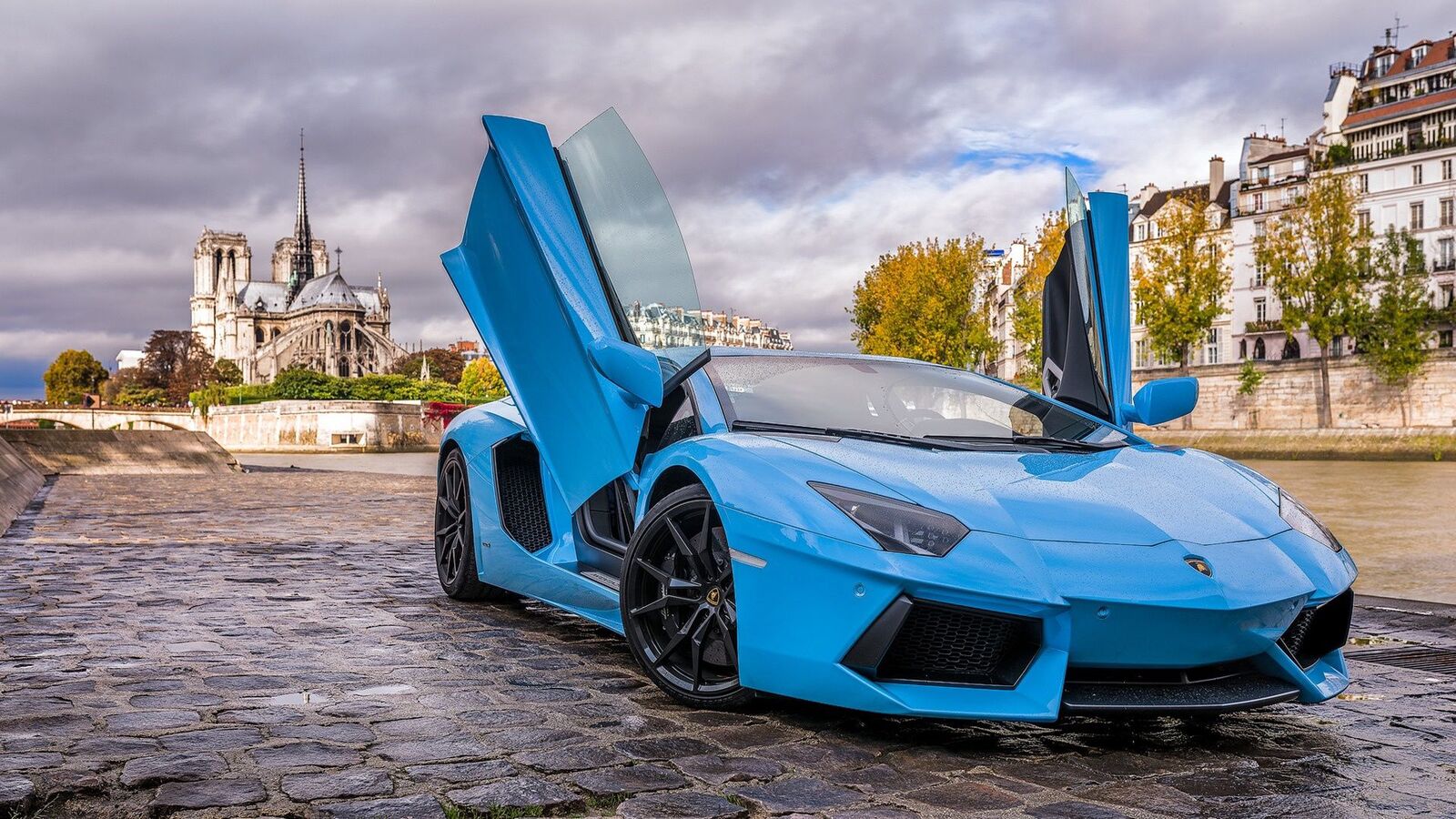 lamborghini_aventador_blue_paris_95489_1920x1080.jpg