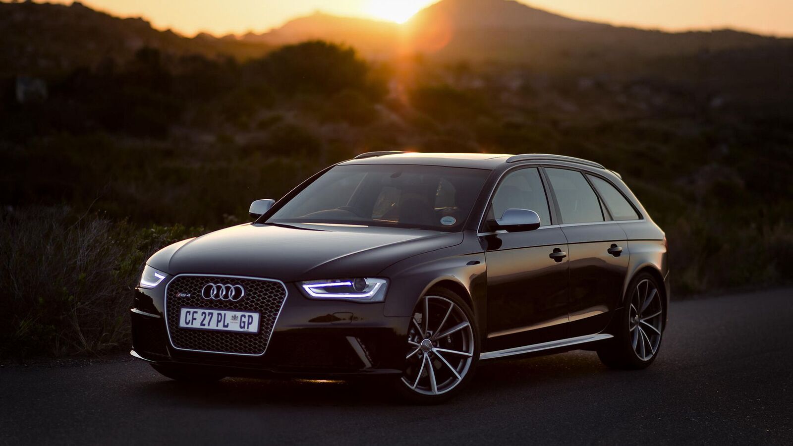 audi_rs4_side_view_black_sunset_101918_1920x1080.jpg
