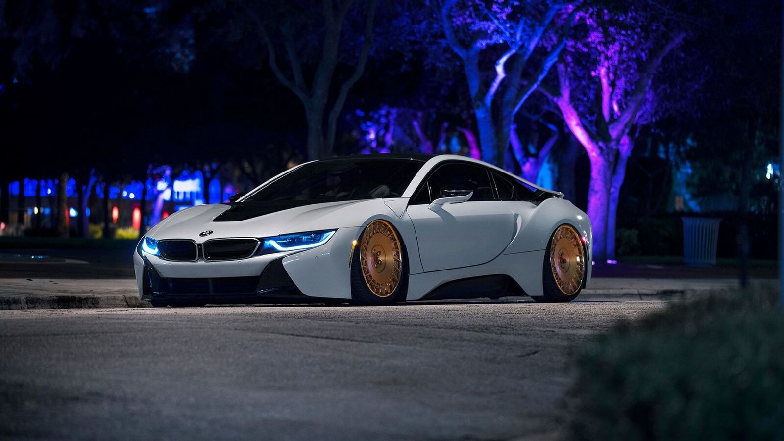 bmw_i8_white_side_view_105881_1920x1080.jpg