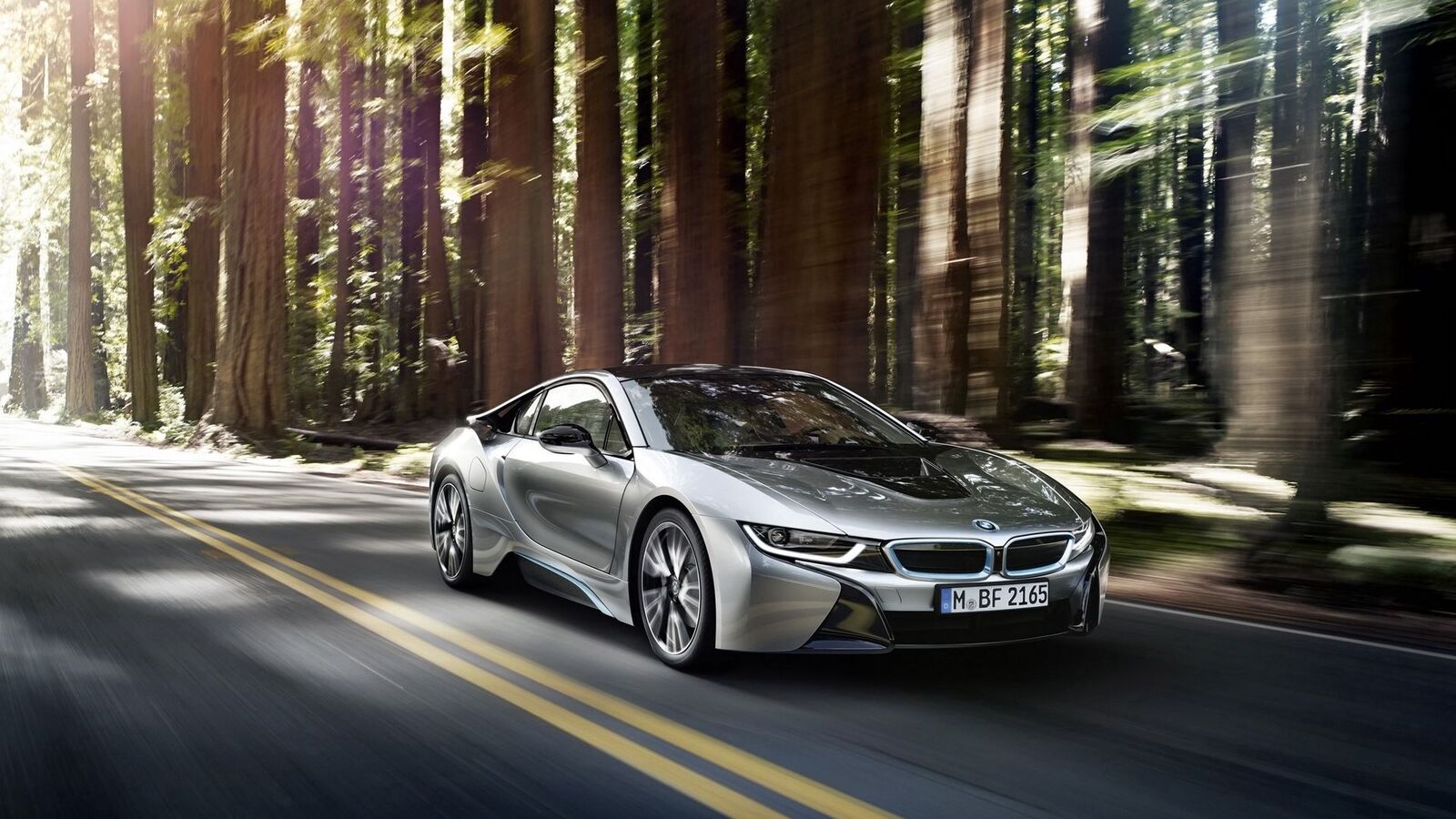 bmw_i8_silver_side_view_103486_1920x1080.jpg