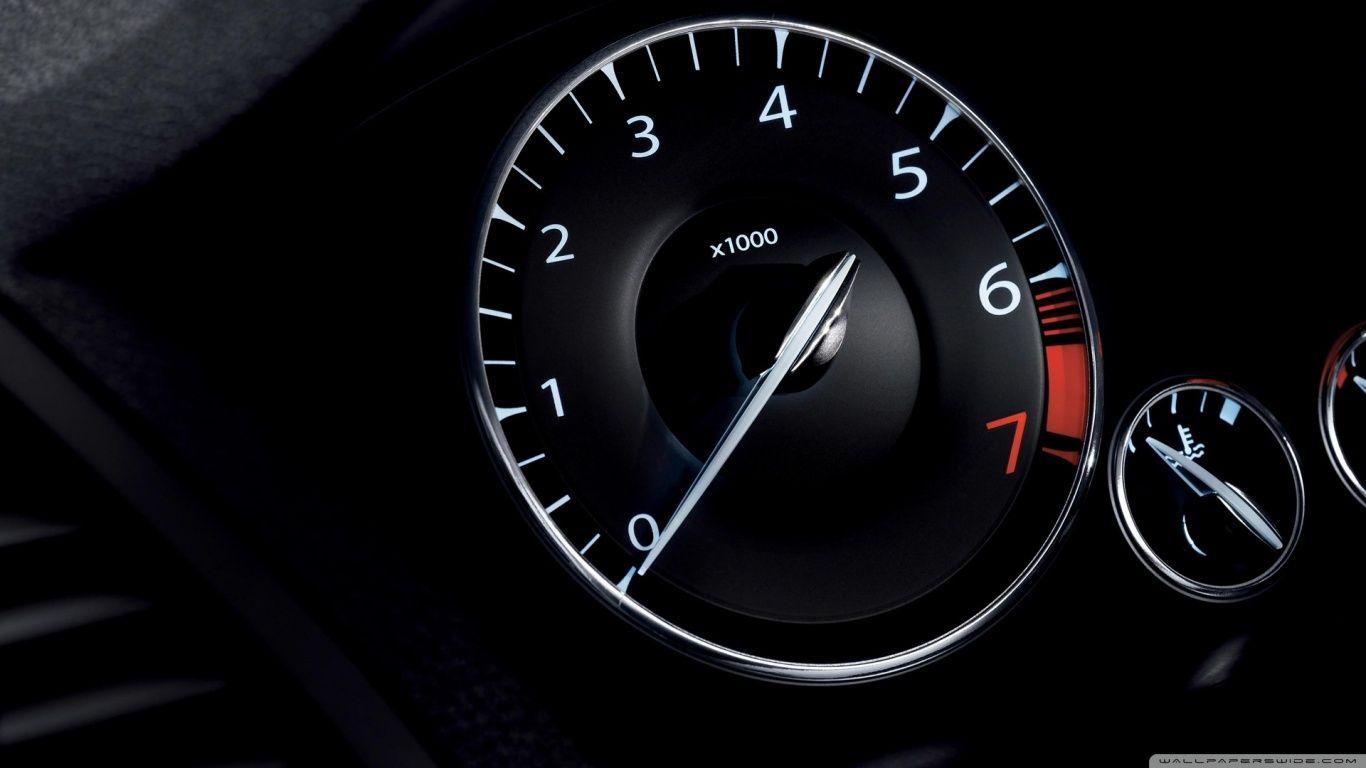 سيارة من الداخل