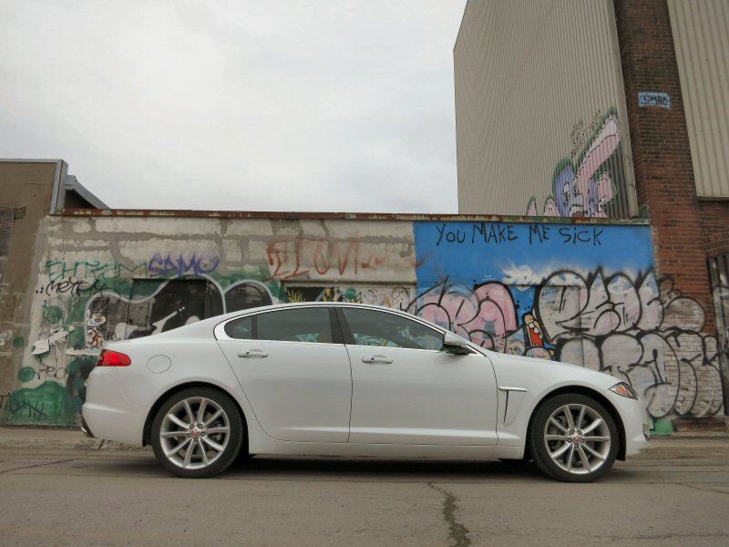 2015-Jaguar-XF-02.jpg