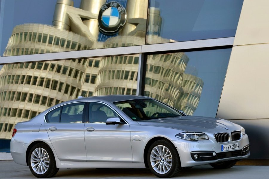 2014BMW5-SeriesCDC.jpg