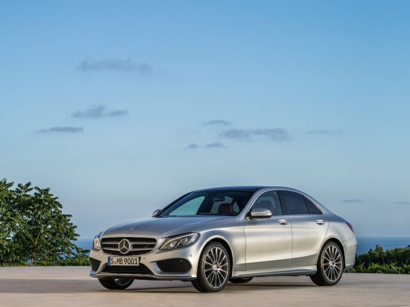 2015-Mercedes-Benz-C-Class-02.jpg