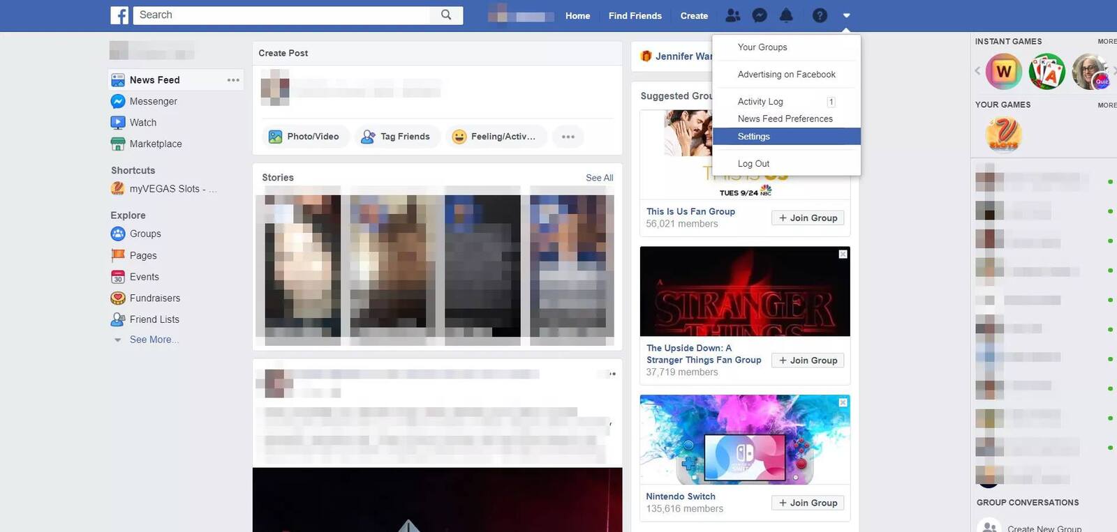 يمكنك الوصول إلى إعدادات Facebook من القائمة المنسدلة الموجودة أعلى اليمين