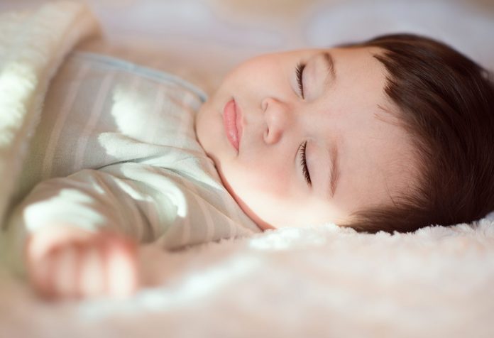 Baby-Sweating-While-Sleeping-696x476.jpg
