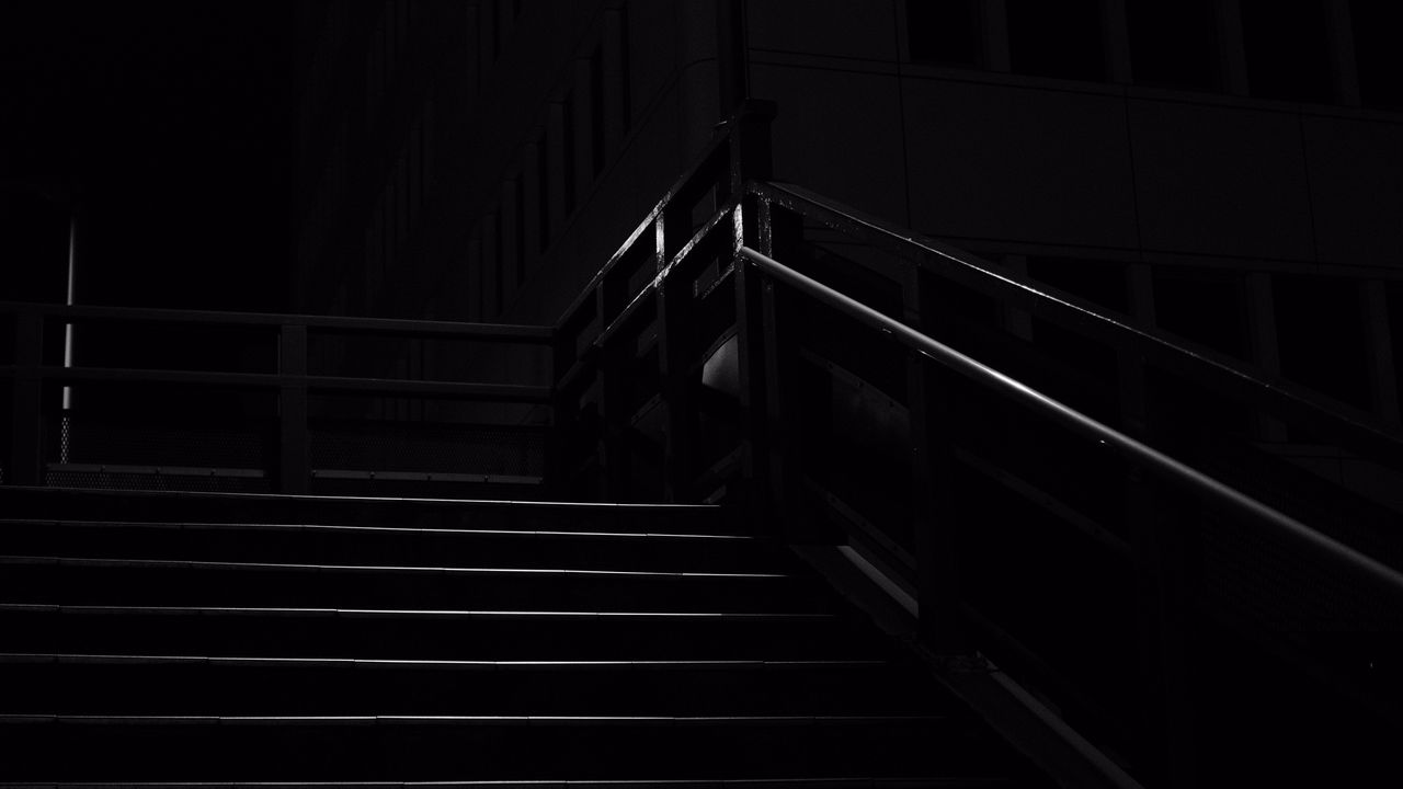 stairs_dark_lantern_143294_1280x720.jpg