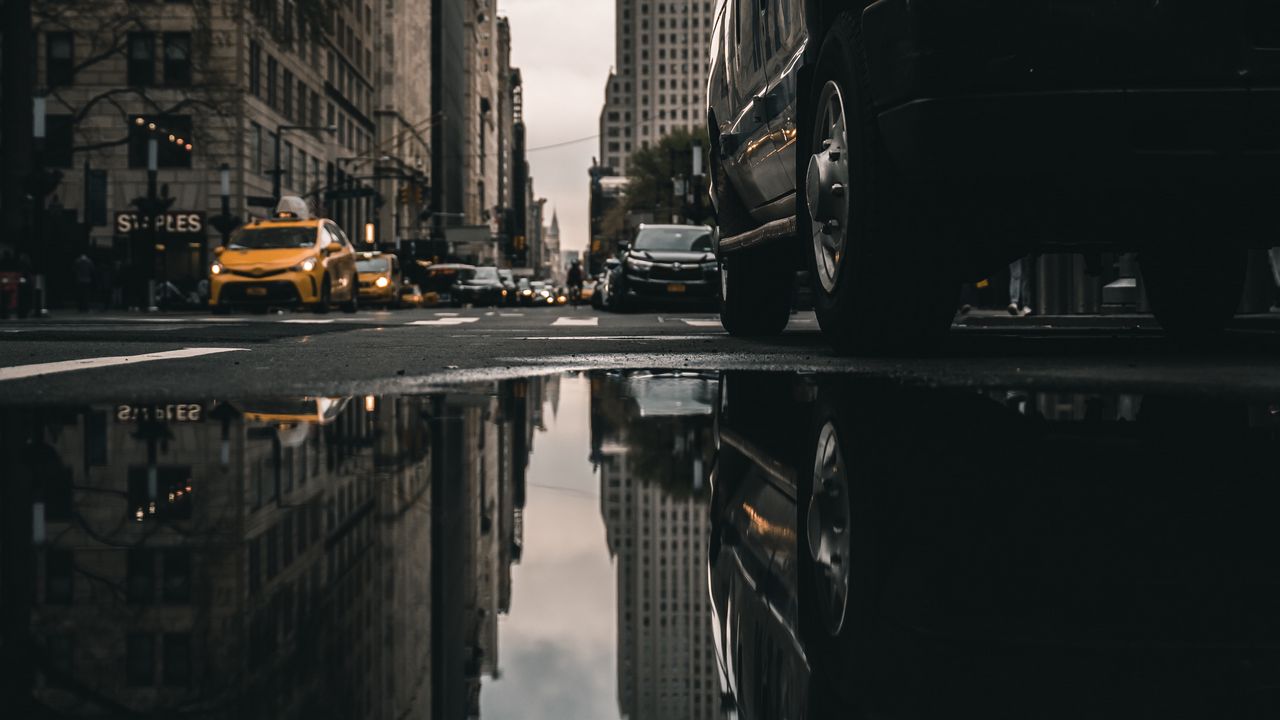 street_puddle_reflection_139688_1280x720.jpg