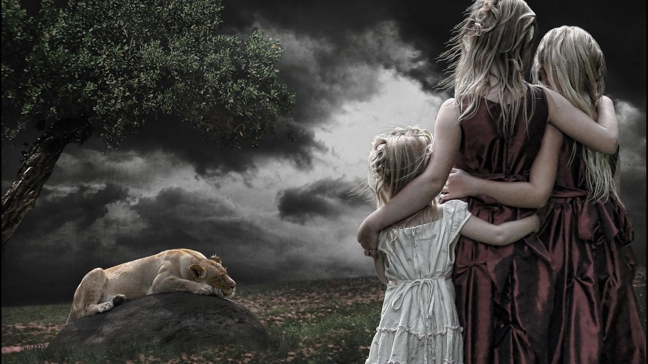 ildren_girls_lion_stone_wood_cloudy_63049_1280x720.jpg
