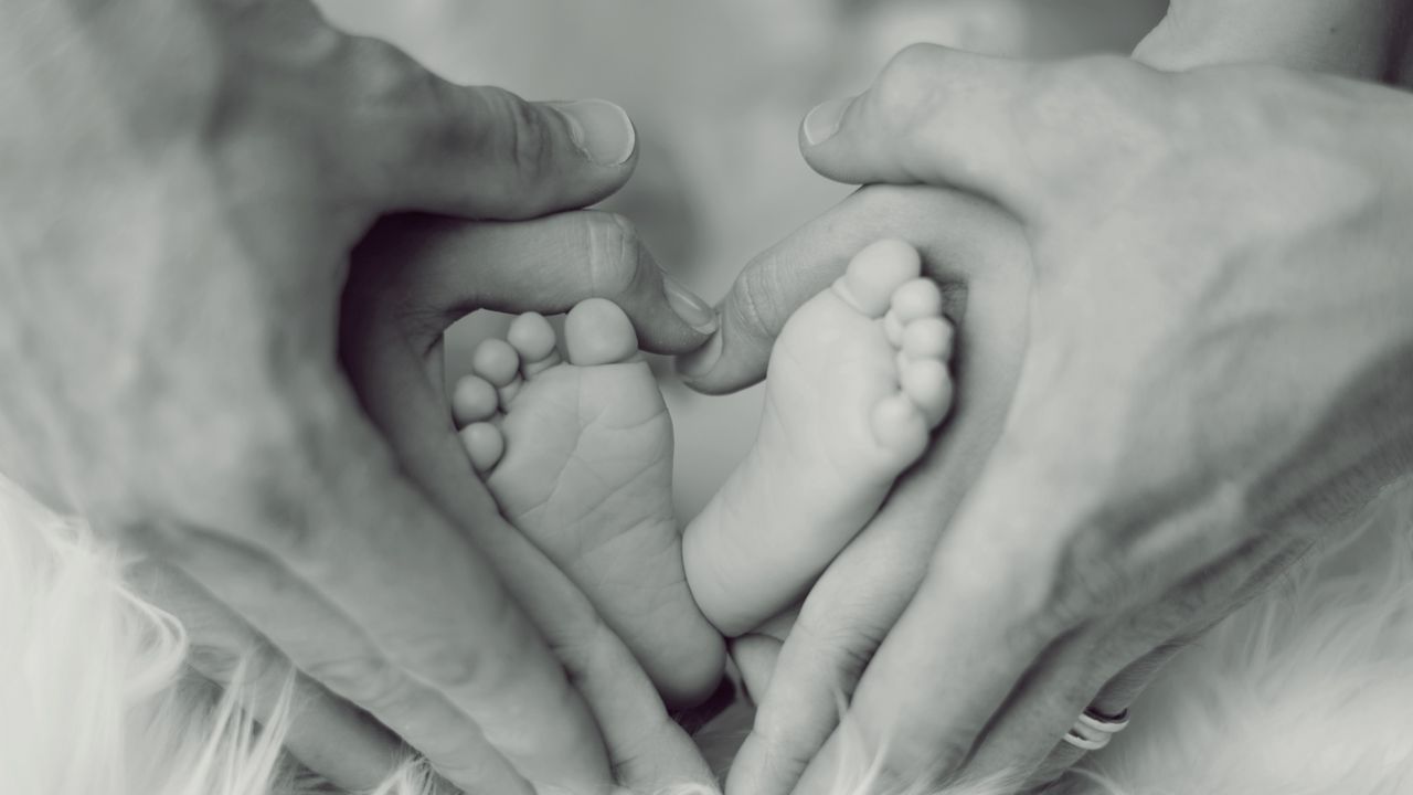 family_hands_love_122797_1280x720.jpg