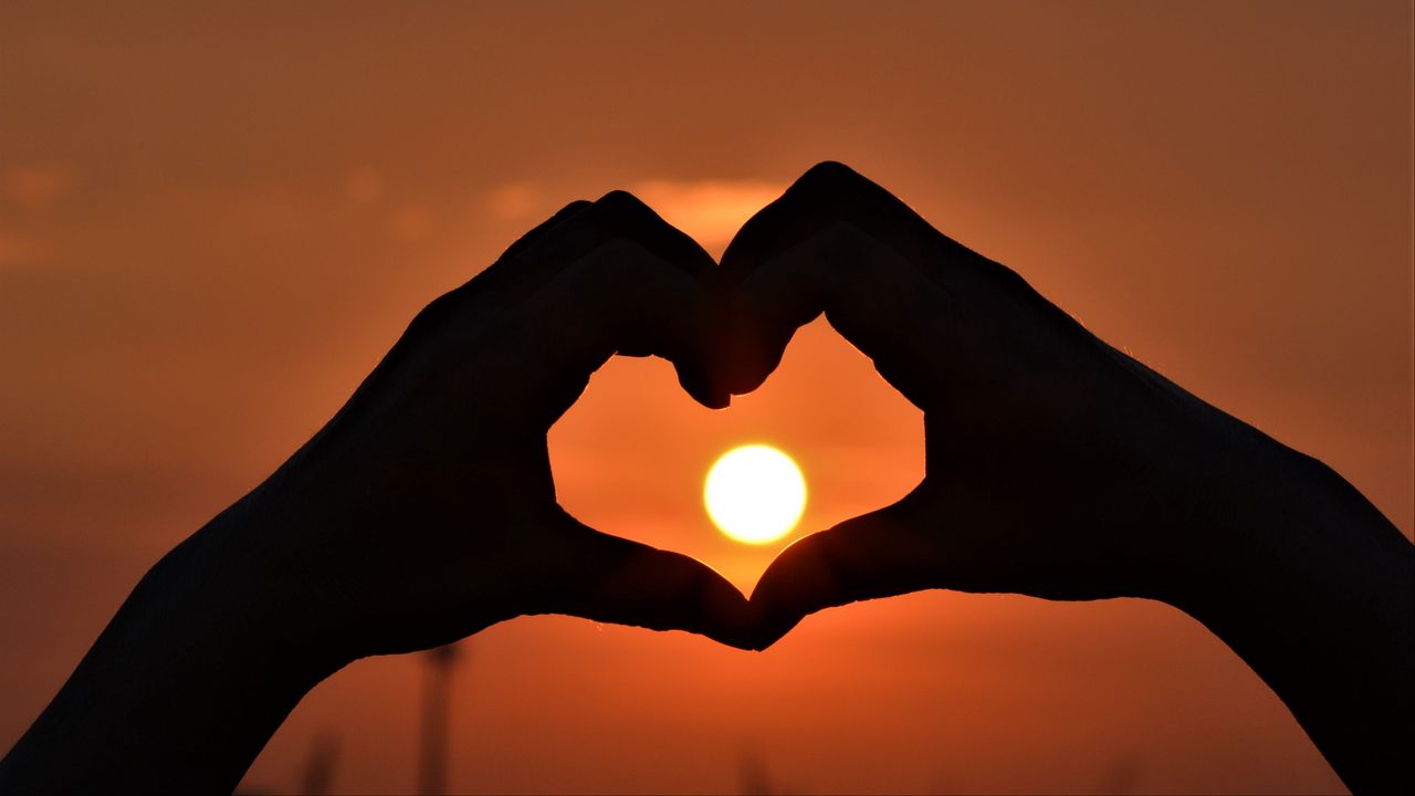 hands_heart_sun_124854_1280x720.jpg