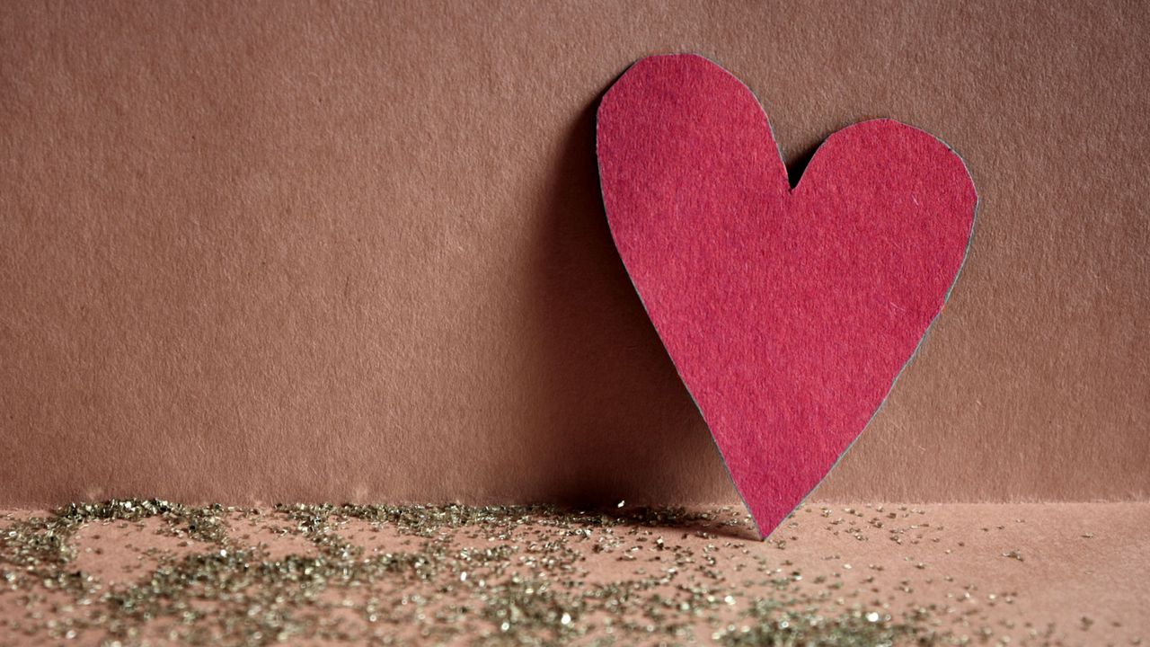 heart_background_paper_86592_1280x720.jpg