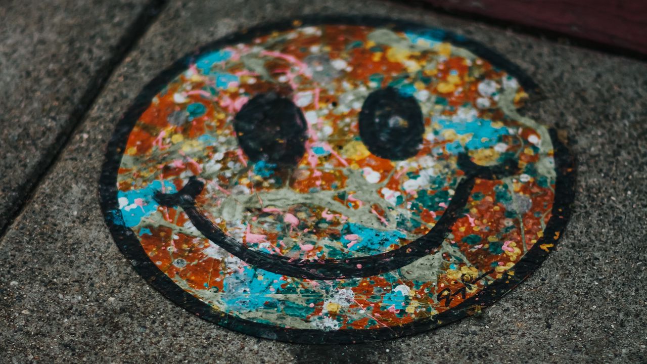 smile_colorful_asphalt_141075_1280x720.jpg