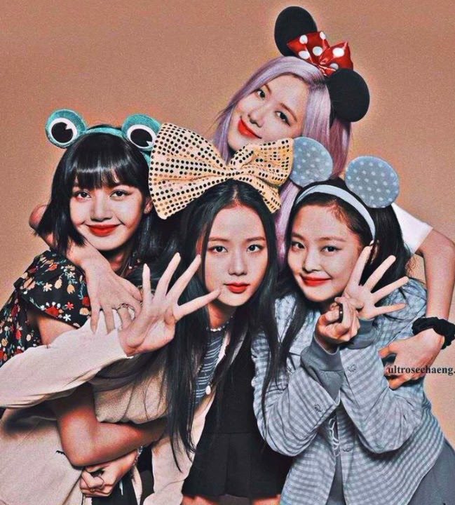 فرقة بلاك بينك 