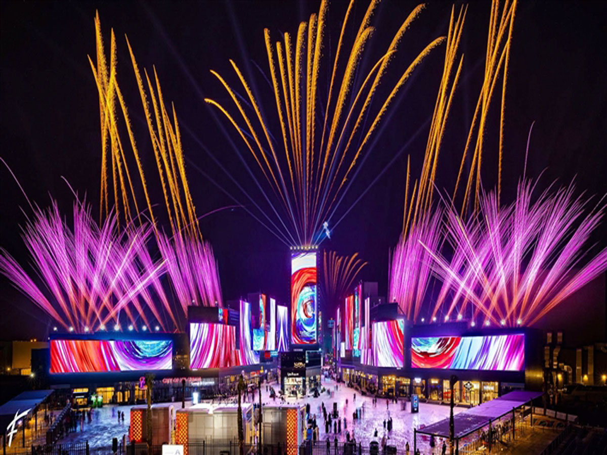 Riyadh-season-boulevard-world-fireworks.jpg